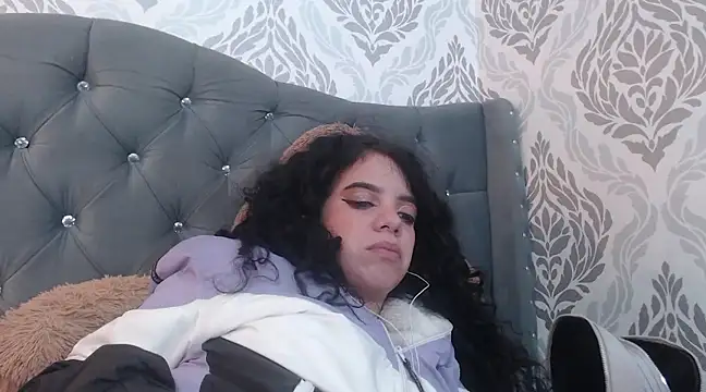 EmmaCowperr online show from March 7, 2025, 8:44 pm