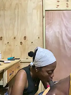 Snapshot of NillaMontana chatting on January 13, 2025, 2:32 pm NillaMontana online show from January 13, 2025, 2:32 pm