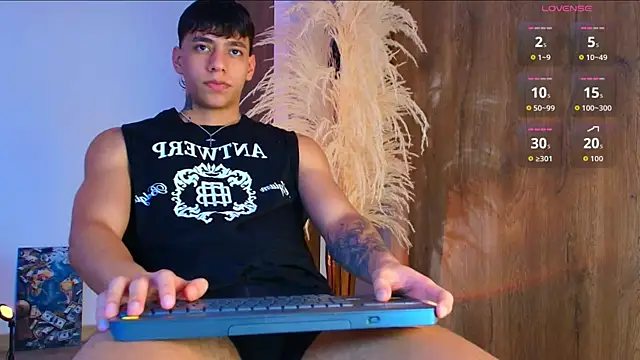 Snapshot of Josep_Davies chatting on October 15, 2025, 9:56 pm Josep Davies online show from October 15, 2025, 9:56 pm