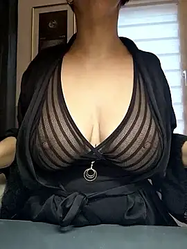 Snapshot of Loona-Lexxington chatting on October 21, 2025, 3:44 pm Loona-Lexxington online show from October 21, 2025, 3:44 pm