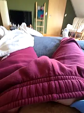 Snapshot of HannesDicks chatting on October 26, 2025, 12:27 pm HannesDicks online show from October 26, 2025, 12:27 pm