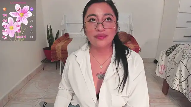 LisaHadwin online show from October 13, 2025, 8:43 pm