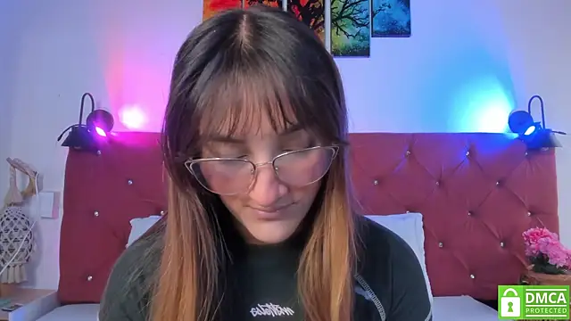 Ruth harvey  online show from November 18, 2025, 3:04 pm