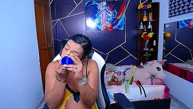 EmilyTsSweet online show from September 18, 2025, 1:47 pm
