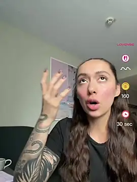emiliasommer online show from June 17, 2026, 12:26 pm