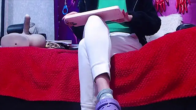 AyshaScott online show from January 9, 2026, 1:07 pm