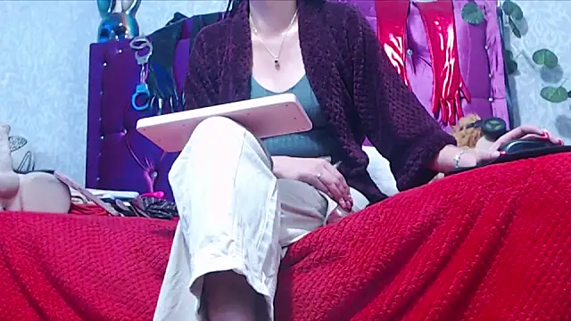 AyshaScott online show from February 11, 2026, 12:38 pm