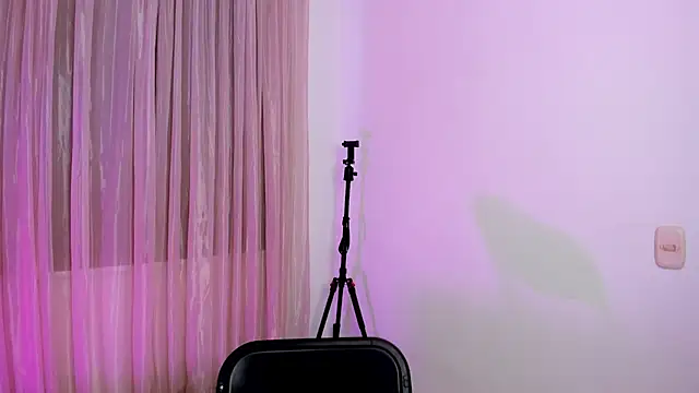 vale kross online show from December 5, 2025, 3:10 pm