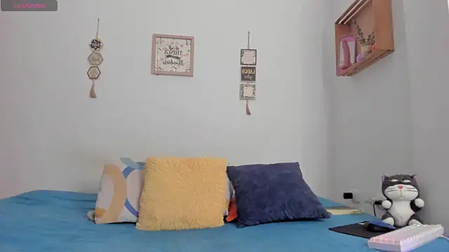 Snapshot of its_me_miley chatting on January 18, 2026, 3:15 pm its me miley online show from January 18, 2026, 3:15 pm