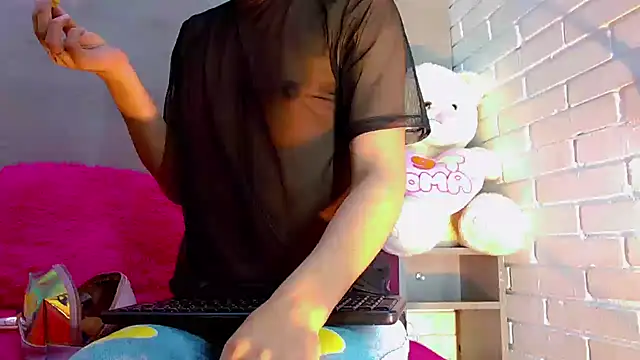 Daniela Pink  online show from October 8, 2025, 7:58 pm