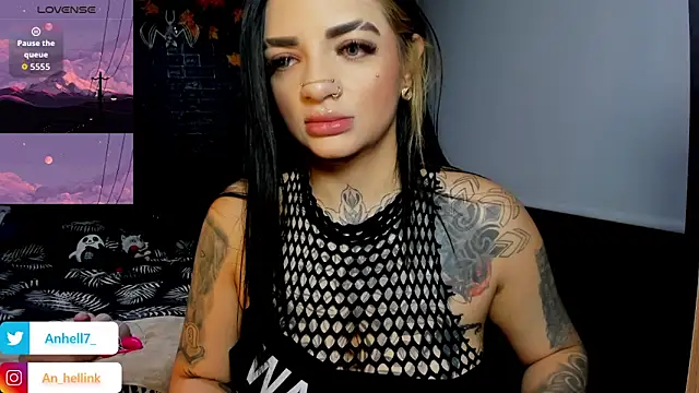 Anhell7 x online show from December 19, 2025, 7:49 pm