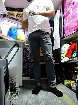 Snapshot of Magicman09@xh chatting on March 1, 2026, 5:13 pm Magicman09xh online show from March 1, 2026, 5:13 pm