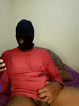 Snapshot of Gifttheskimaskboy chatting on March 17, 2025, 4:19 am Gifttheskimaskboy online show from March 17, 2025, 4:19 am
