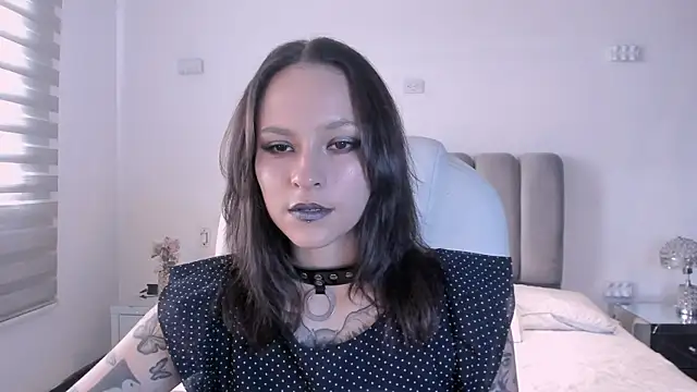 Snapshot of AnnyThompson_ chatting on February 18, 2026, 9:55 pm AnnyThompson online show from February 18, 2026, 9:55 pm