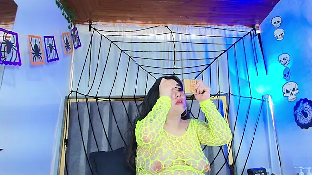 Zoe Curvy online show from October 10, 2025, 12:17 pm