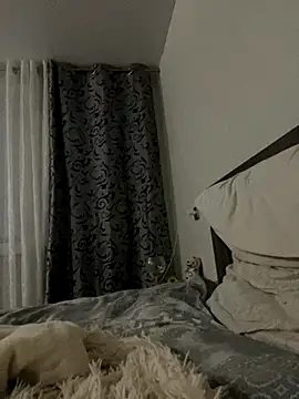 Snapshot of Kristis43 chatting on October 9, 2025, 4:07 pm Kristis43 online show from October 9, 2025, 4:07 pm