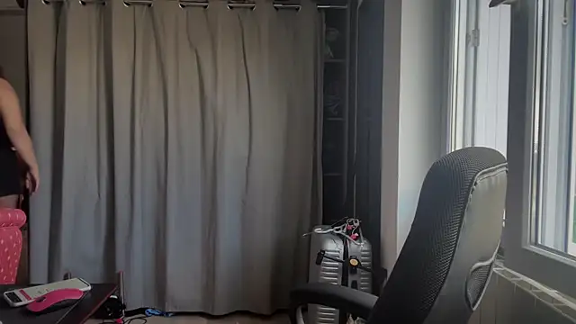 minette-sexy online show from November 30, 2025, 1:01 pm