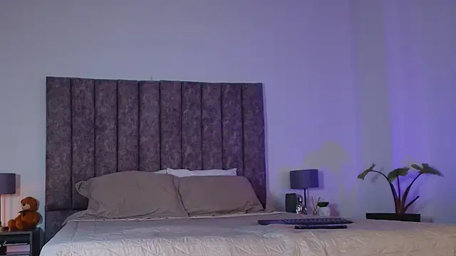 Snapshot of milaivanova chatting on September 16, 2025, 11:44 am milaivanova online show from September 16, 2025, 11:44 am