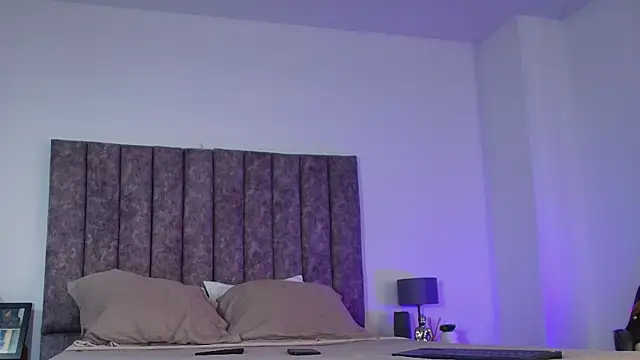 Snapshot of milaivanova chatting on September 20, 2025, 4:34 pm milaivanova online show from September 20, 2025, 4:34 pm