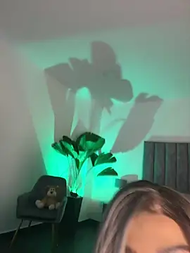 Snapshot of milaivanova chatting on November 7, 2025, 11:37 am milaivanova online show from November 7, 2025, 11:37 am