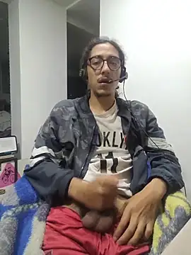 dirtytw0230 online show from March 17, 2026, 8:39 am