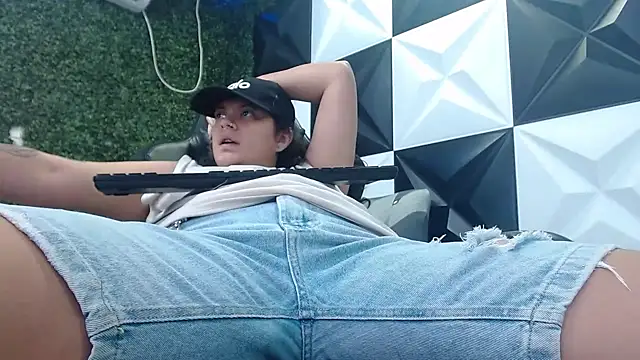 Snapshot of snowflake_xxx chatting on March 19, 2025, 1:21 am snowflake xxx online show from March 19, 2025, 1:21 am