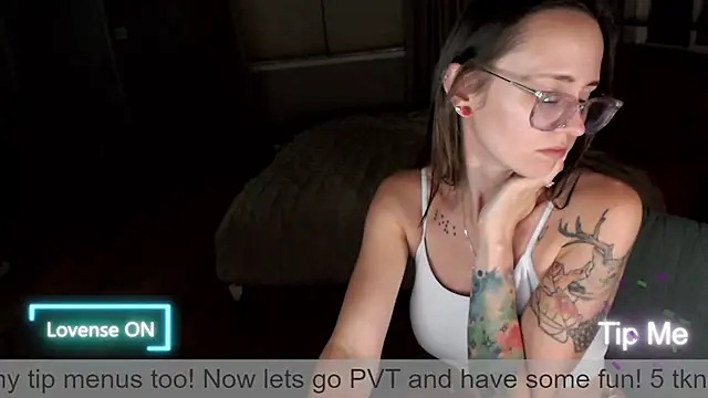 Snapshot of Plantbabeee chatting on June 5, 2026, 4:06 am Plantbabeee online show from June 5, 2026, 4:06 am