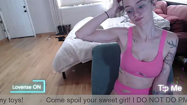 Snapshot of Plantbabeee chatting on May 14, 2026, 5:21 pm Plantbabeee online show from May 14, 2026, 5:21 pm