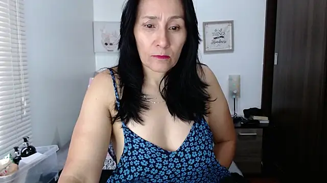 Snapshot of Maira_B chatting on February 9, 2026, 3:43 pm Maira B online show from February 9, 2026, 3:43 pm