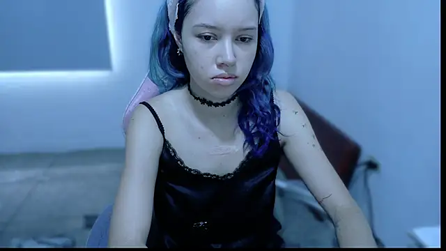 WandaDoll online show from April 17, 2026, 12:30 pm