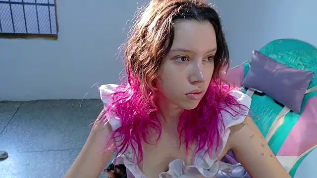 WandaDoll online show from January 15, 2026, 12:08 pm