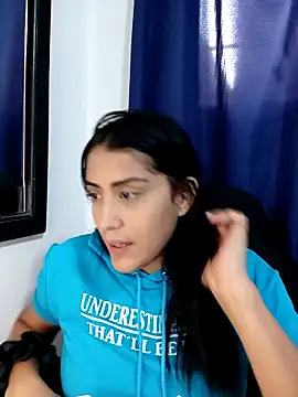 Snapshot of Julieta8 chatting on September 17, 2025, 9:50 pm Julieta8 online show from September 17, 2025, 9:50 pm