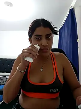 Snapshot of Julieta8 chatting on March 9, 2025, 2:18 am Julieta8 online show from March 9, 2025, 2:18 am