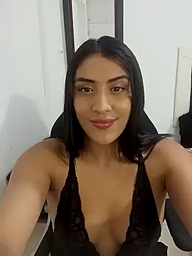 Snapshot of Julieta8 chatting on January 11, 2025, 1:48 am Julieta8 online show from January 11, 2025, 1:48 am