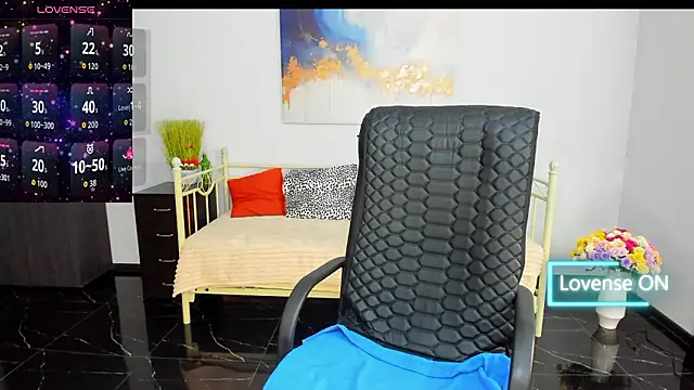 Julia Dean online show from March 19, 2026, 1:33 pm