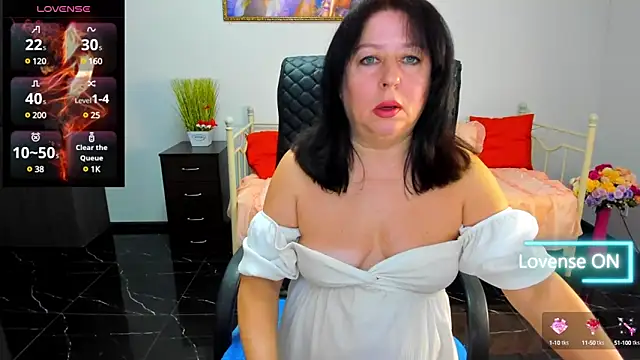 Julia Dean online show from March 9, 2025, 12:09 pm