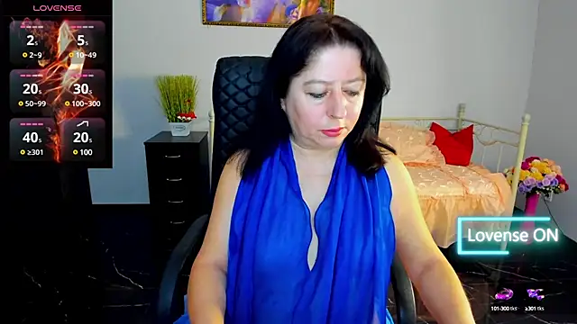 Julia Dean online show from March 14, 2025, 11:56 am
