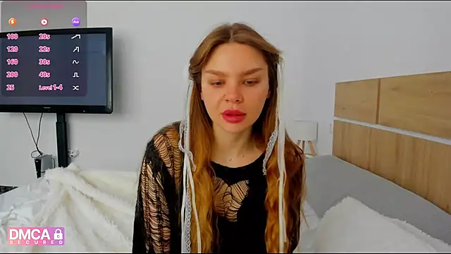 Molly sweetie online show from April 8, 2026, 6:26 am