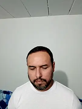 Snapshot of ElSunEagle chatting on October 11, 2025, 3:51 am ElSunEagle online show from October 11, 2025, 3:51 am