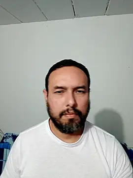 Snapshot of ElSunEagle chatting on October 30, 2025, 4:00 am ElSunEagle online show from October 30, 2025, 4:00 am