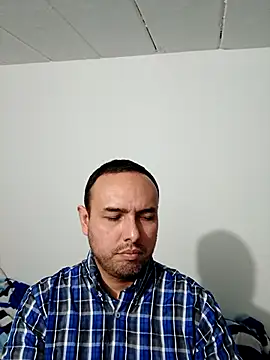 Snapshot of ElSunEagle chatting on September 15, 2025, 4:13 am ElSunEagle online show from September 15, 2025, 4:13 am