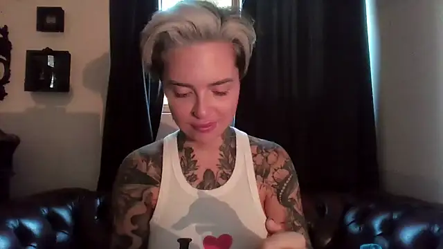 Rubyrichhxo online show from November 9, 2025, 8:40 am