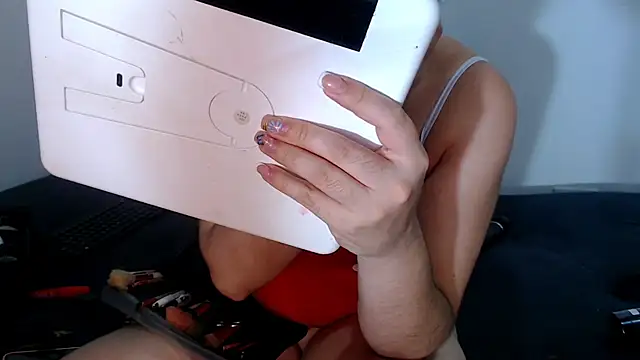 sofi-rojas1 online show from November 21, 2025, 1:04 am