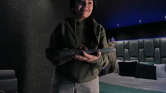 GiselOrtiz online show from March 22, 2025, 11:11 am