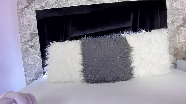 Maylin Garcia online show from October 17, 2025, 7:15 pm