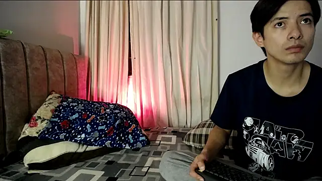 Pinkandyellowpokemon online show from January 7, 2026, 5:12 am