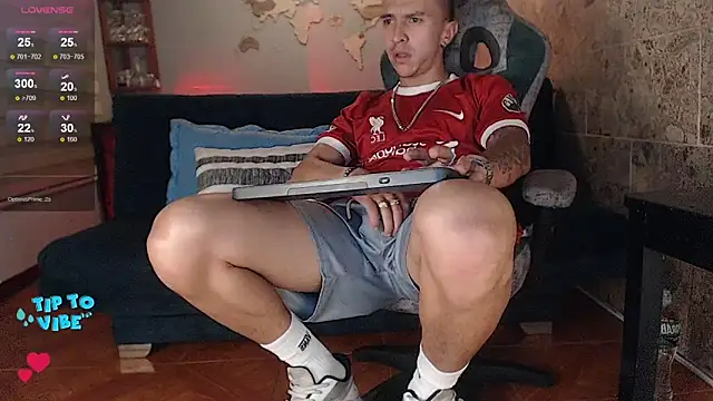 Snapshot of rogert_xx chatting on December 23, 2025, 2:11 am rogert xx online show from December 23, 2025, 2:11 am