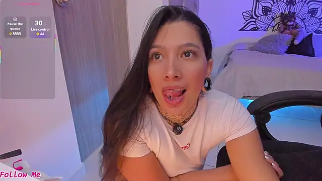 LouaneBourVip online show from July 26, 2026, 6:26 pm