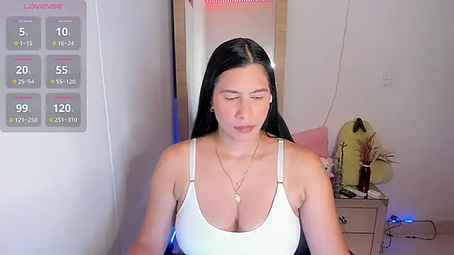 hellensexy online show from May 22, 2026, 9:35 pm
