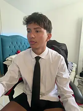 Snapshot of Leonarrrd_01 chatting on March 1, 2026, 9:15 pm Leonarrrd 01 online show from March 1, 2026, 9:15 pm